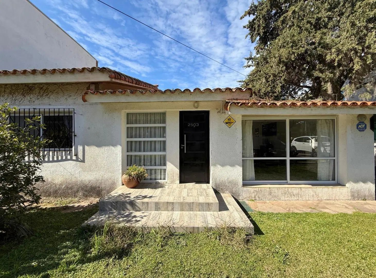 venta Casa de dos dormitorios sobre Av. Galindo 2