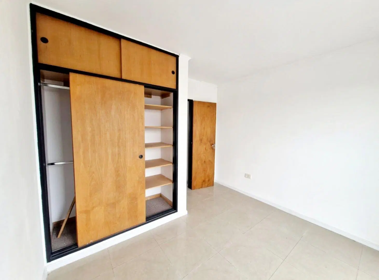 venta departamento de un dormitorio con cochera 3
