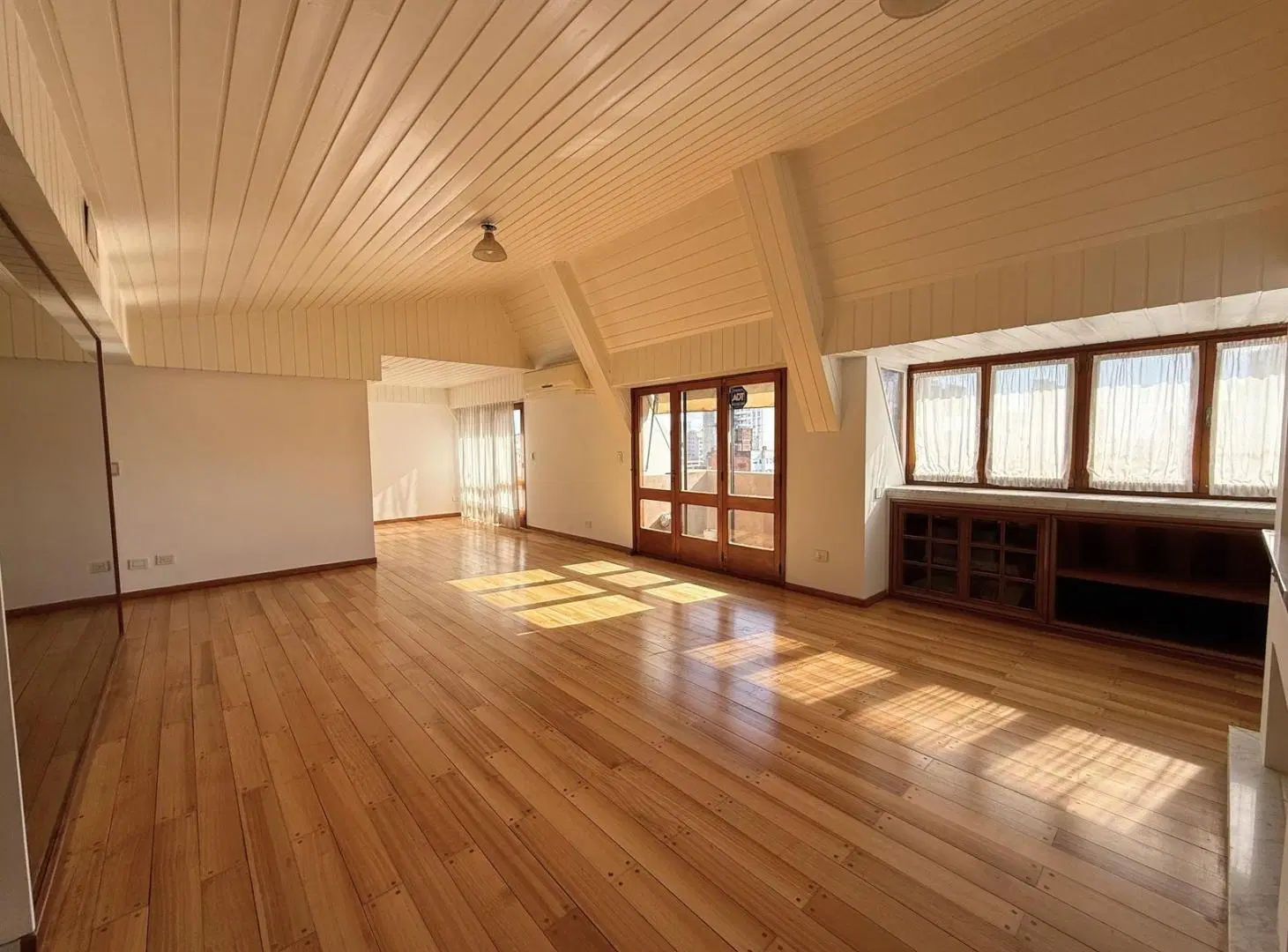 Duplex de categoria con vista al rio en alquiler 2