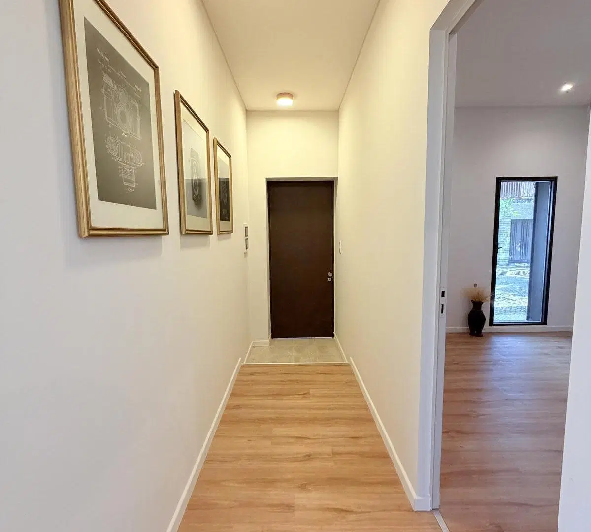 Casa reciclada de 4 dormitorios, cochera y jardín en Lourdes 1