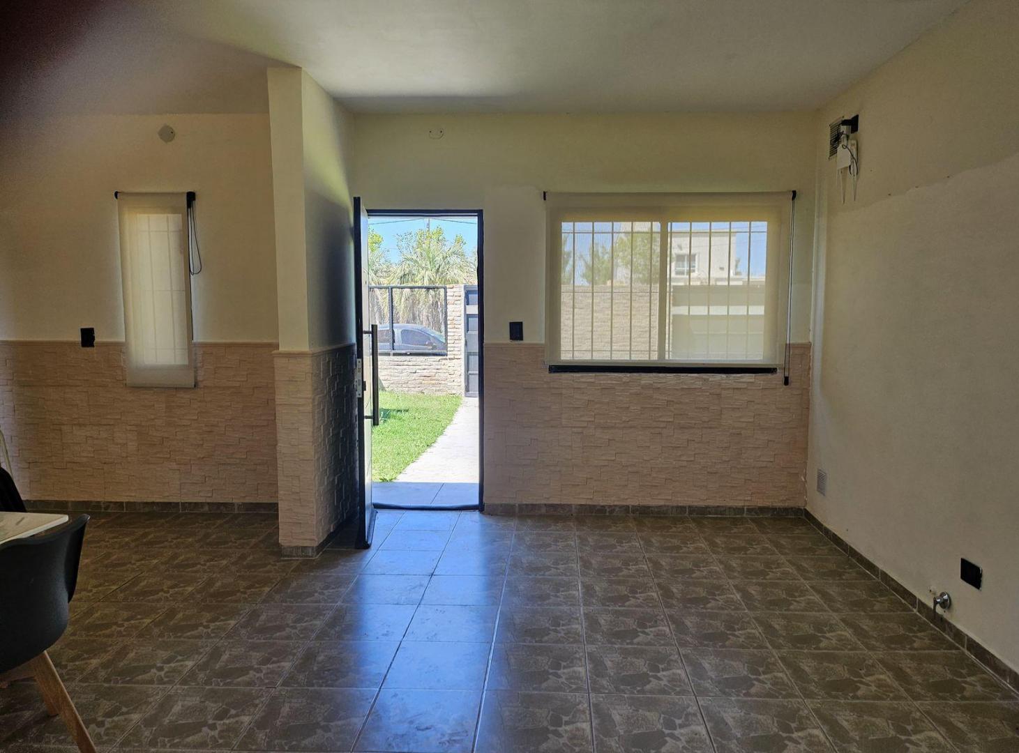 Foto de Casa con pileta en TDS3 sobre Avenida., imagen 4