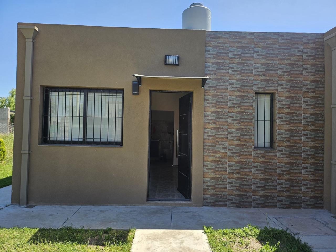 Foto de Casa con pileta en TDS3 sobre Avenida., imagen 2