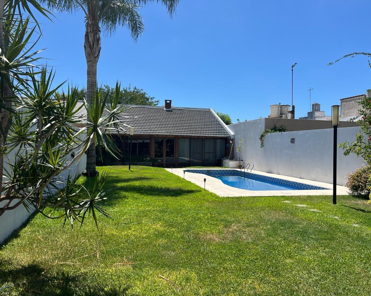 Casa Chalet, 5 amb./fondo. Zona Don Bosco