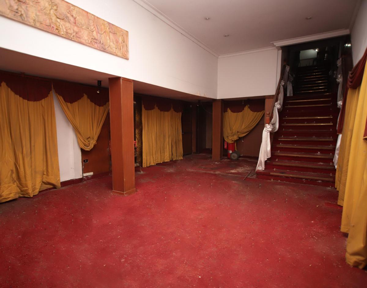 Venta en bloque,(Local comercial, Salón de Fiestas y Vivienda)