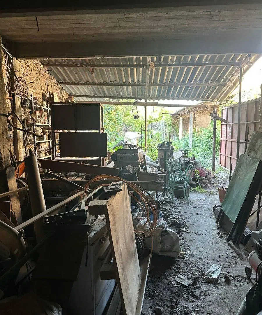 Predio Galpón y Local con Terreno ideal Corralón 4