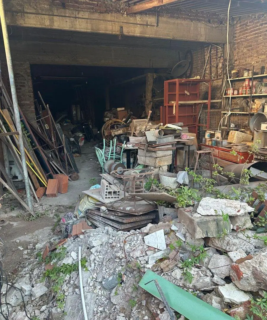 Predio Galpón y Local con Terreno ideal Corralón 2