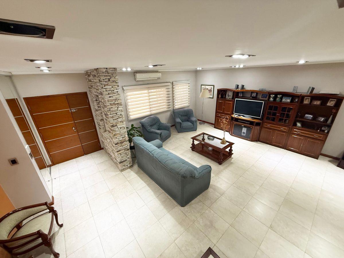 Foto de Imperdible Casa 5 ambientes en Ramos Mejía, imagen 1