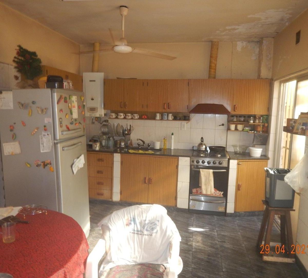 Venta Casa con 2 Locales 4