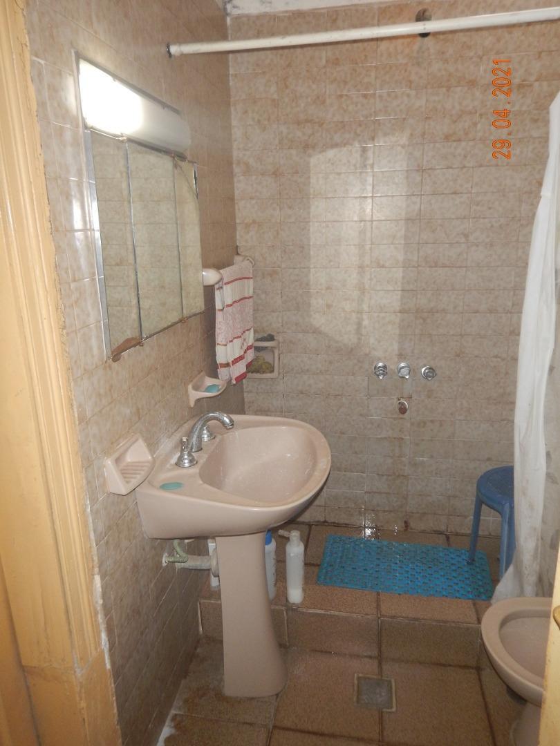 Venta Casa con 2 Locales 3