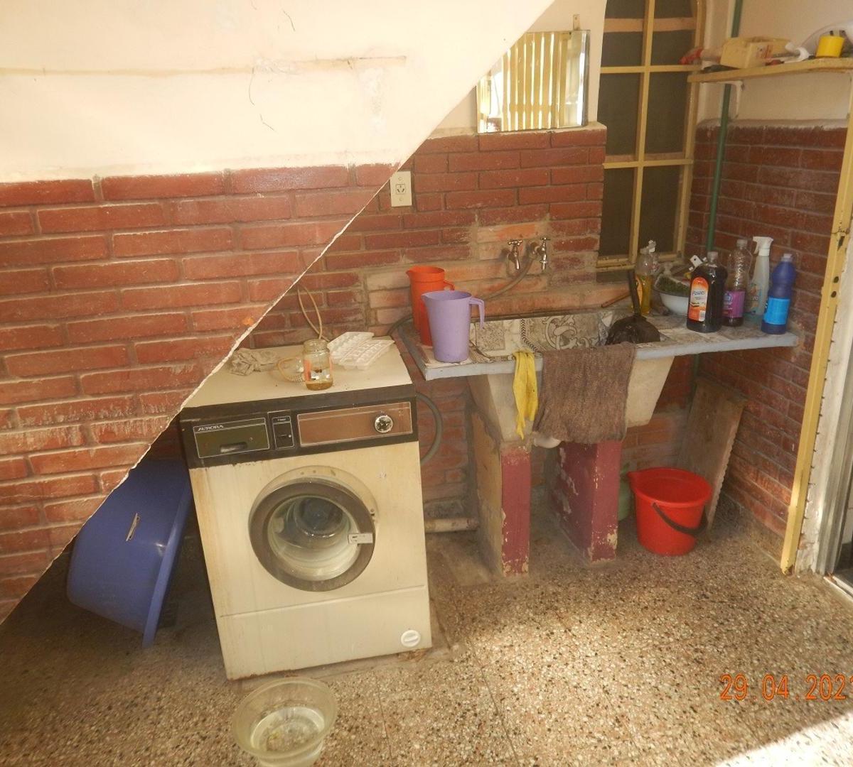 Venta Casa con 2 Locales 5