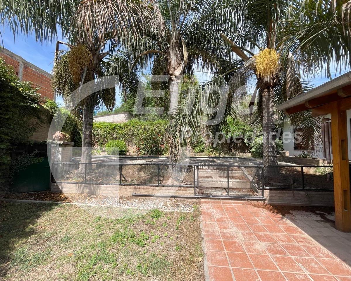 Casa 3 Dorm. en Unquillo, Apto Crédito, Cerca del Centro, con Jardín y Pileta 4