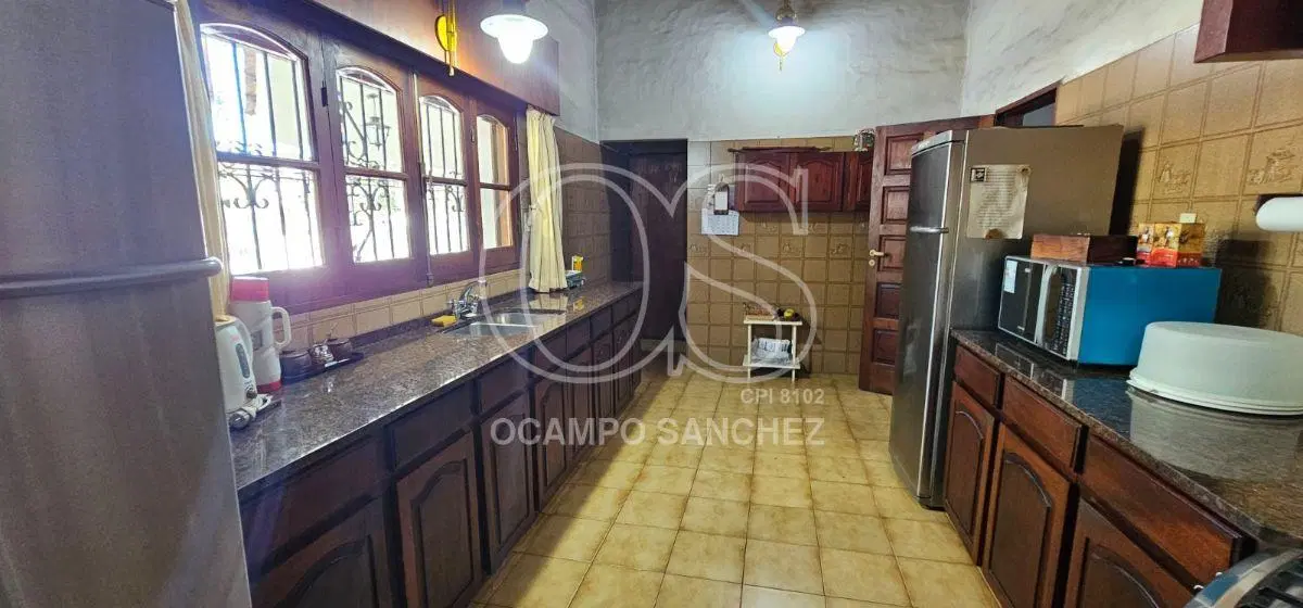 Casa en Venta 1 Planta en Mejor Zona de Arguello, 4 Dorm. 1 Suit, Escritorio, Amplio Parque, Pileta 5