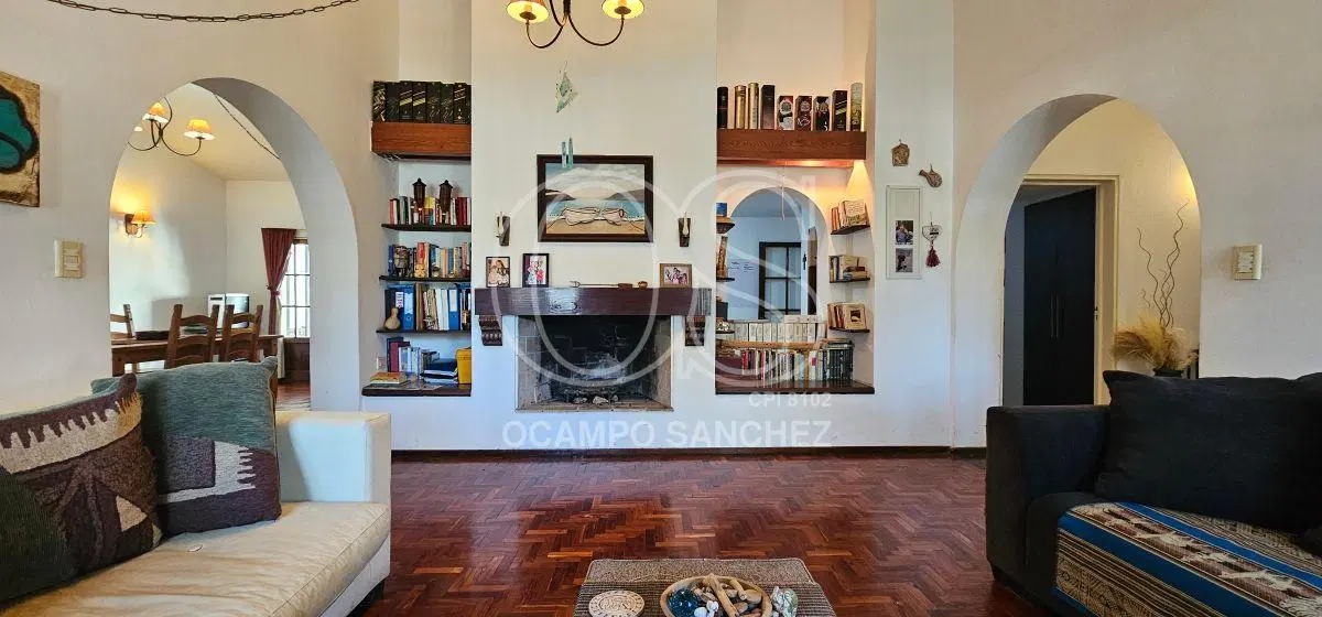 En Venta, Casa en Villa Belgrano, Excelente Ubicación, a 1/2 cuadra de la Av. Recta Martinolli. 2