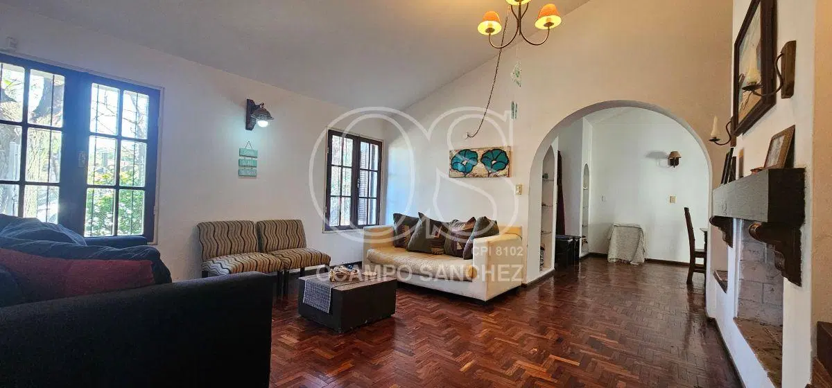 En Venta, Casa en Villa Belgrano, Excelente Ubicación, a 1/2 cuadra de la Av. Recta Martinolli. 3