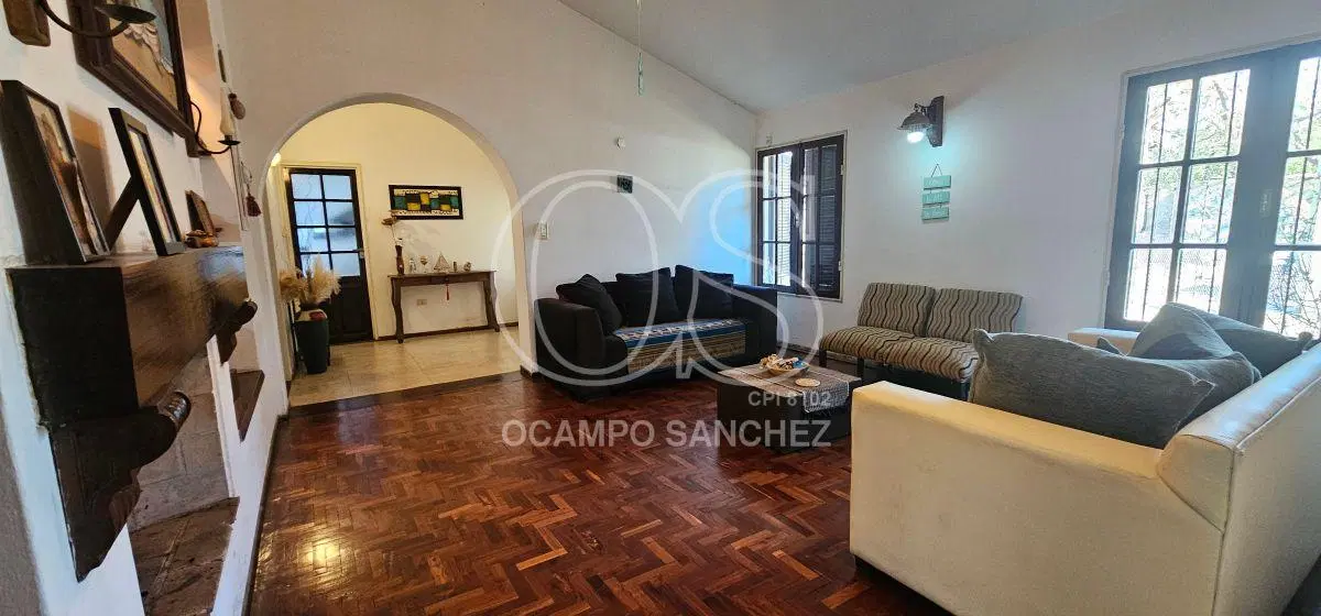 En Venta, Casa en Villa Belgrano, Excelente Ubicación, a 1/2 cuadra de la Av. Recta Martinolli. 4
