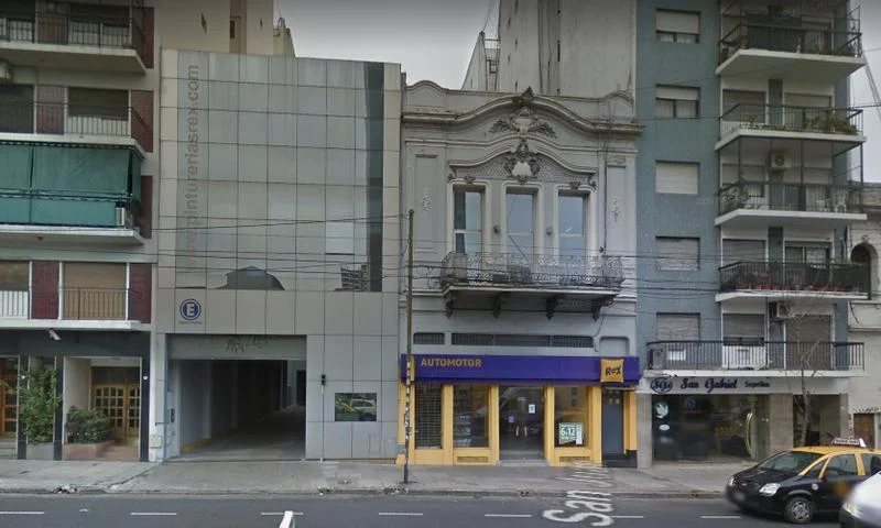 Excelente Terreno sobre Av. San juan ! - Doble Frente