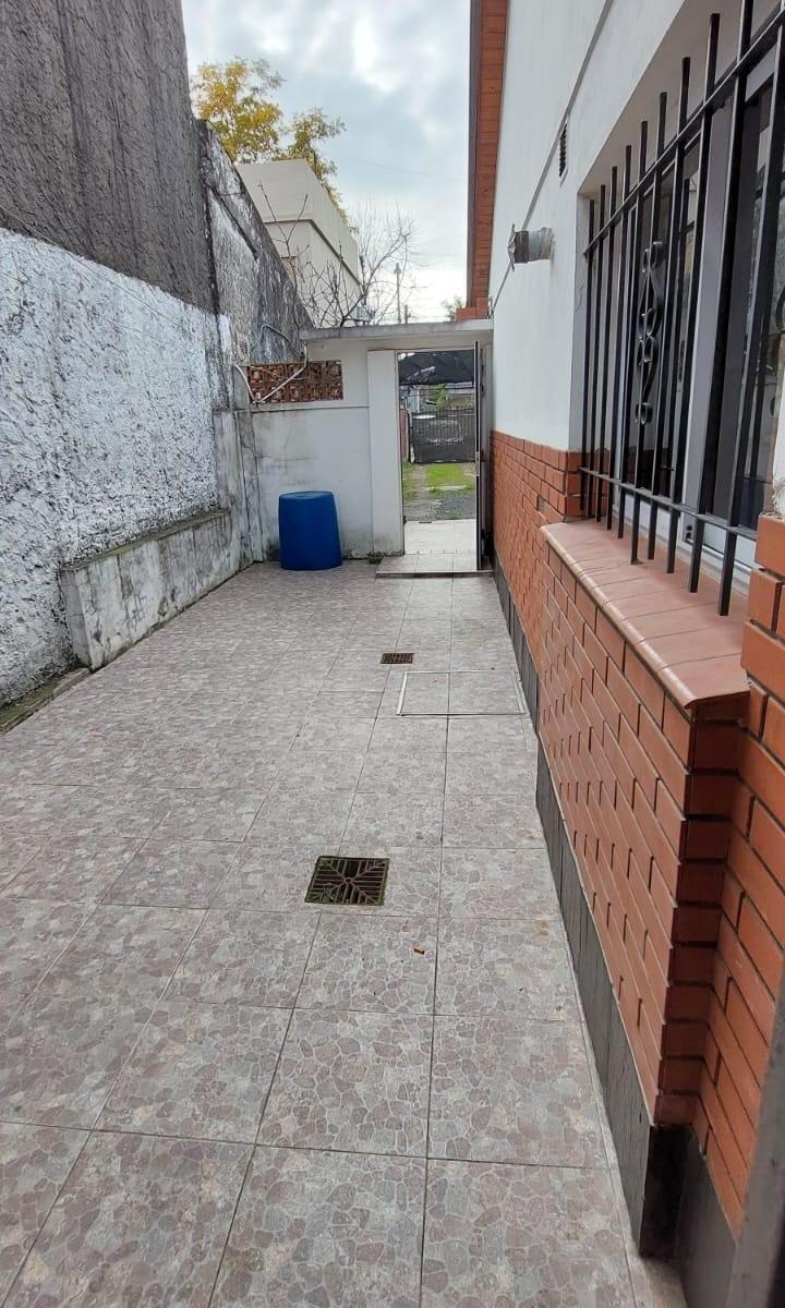 Casa en Venta de Cuatro Ambientes con Jardín. 4
