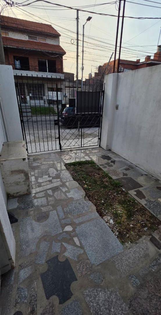 Foto de Dúplex de 50 m² con 2 dormitorios en alquiler en Wilde., imagen 3