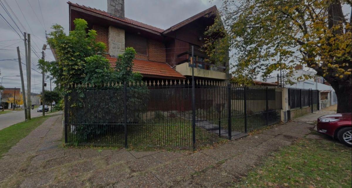 Foto de CASA + DEPARTAMENTO 3 amb + 2 ENTRADAS DE AUTO INDEPENDIENTES (para 4, imagen 1