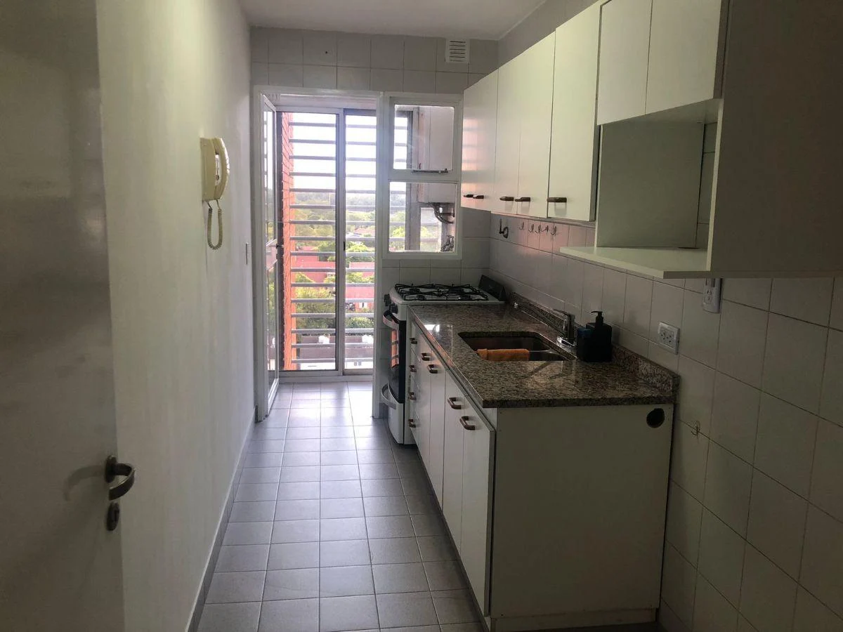 Foto de Alquiler departamento 3 ambientes CON COCHERA - Villa Raffo, imagen 3