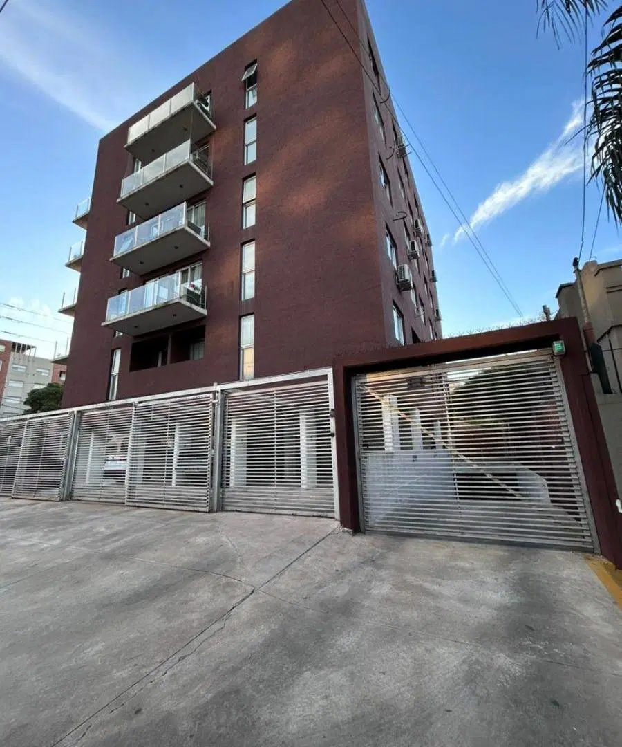Cochera en alquiler en subsuelo Ituzaingó Norte 5