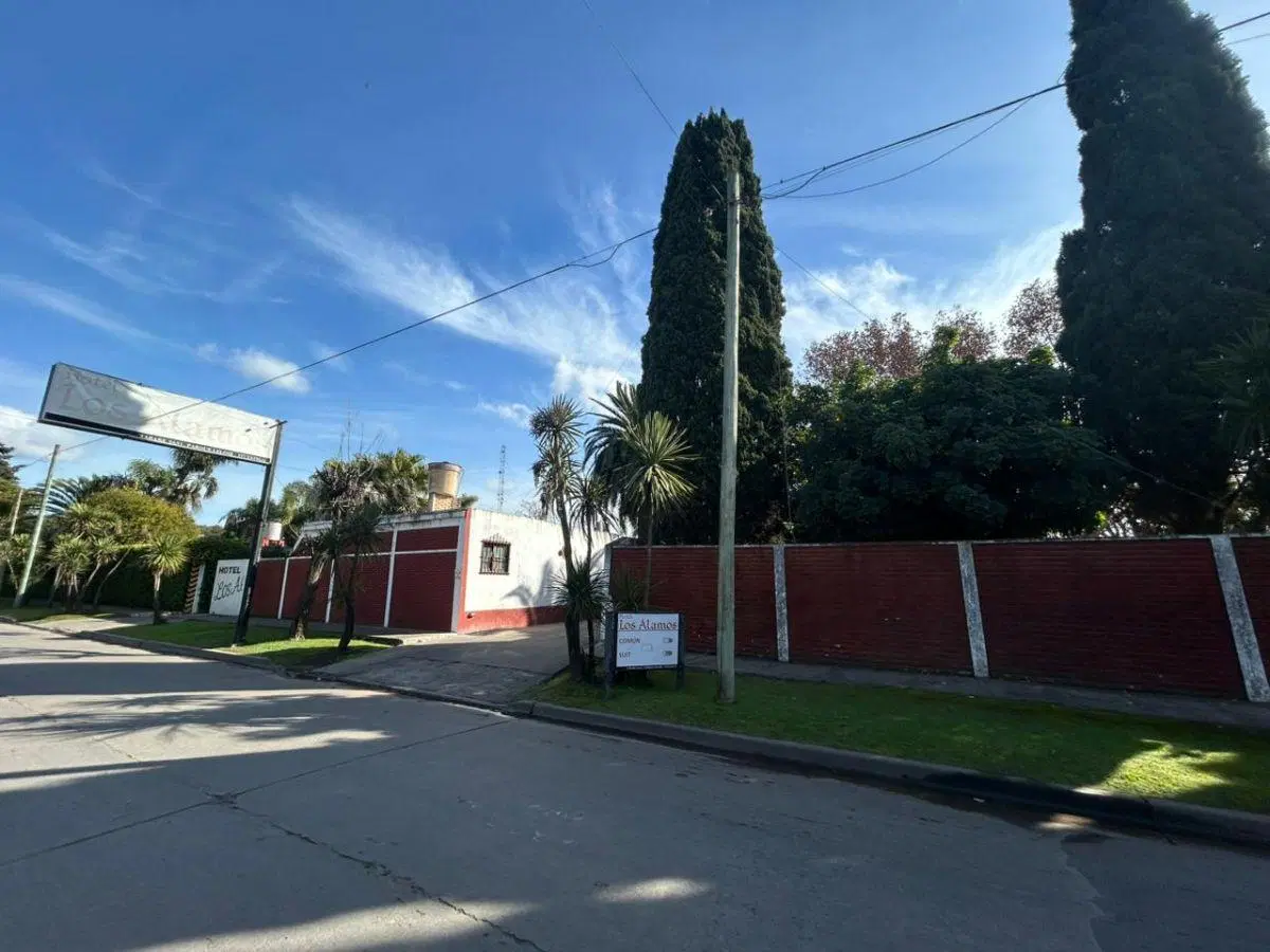 Deposito / galpón en alquiler - Villa Udaondo. Próximo a Buen Ayre 2