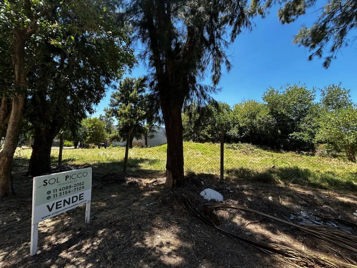 Lote de 657 m2 en esquina - a mts de Colectora Villa Udaondo 1