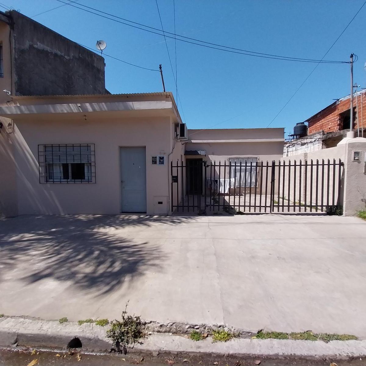 3 Departamentos en Venta en G. de Laferrere 3