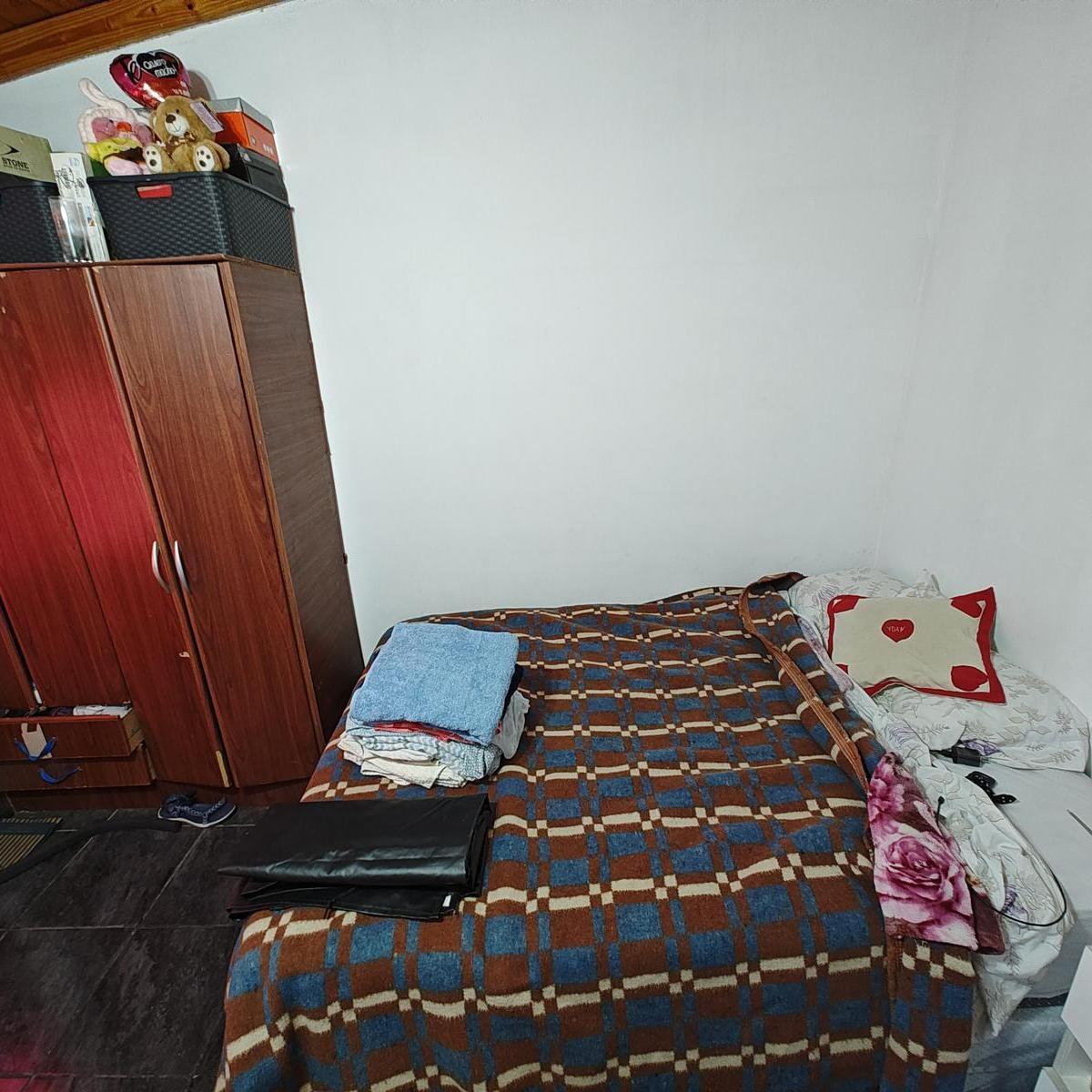 Casa con Local a La Venta en Isidro Casanova 5