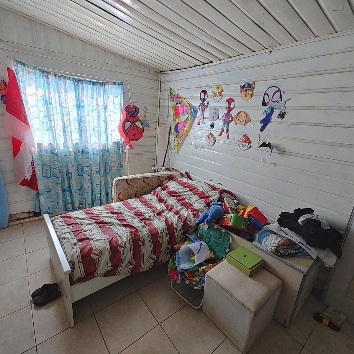 Casa con Local a La Venta en Isidro Casanova 4