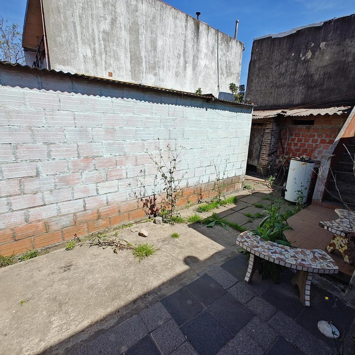 Casa en venta en Isidro Casanova
