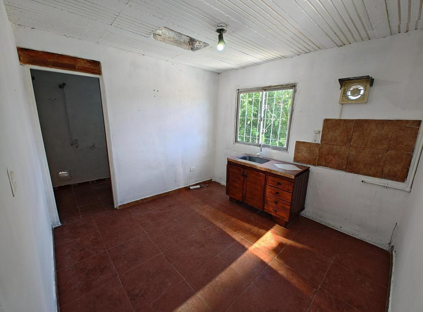 Foto de Departamento en Planta alta en alquiler en G. Catan, imagen 2