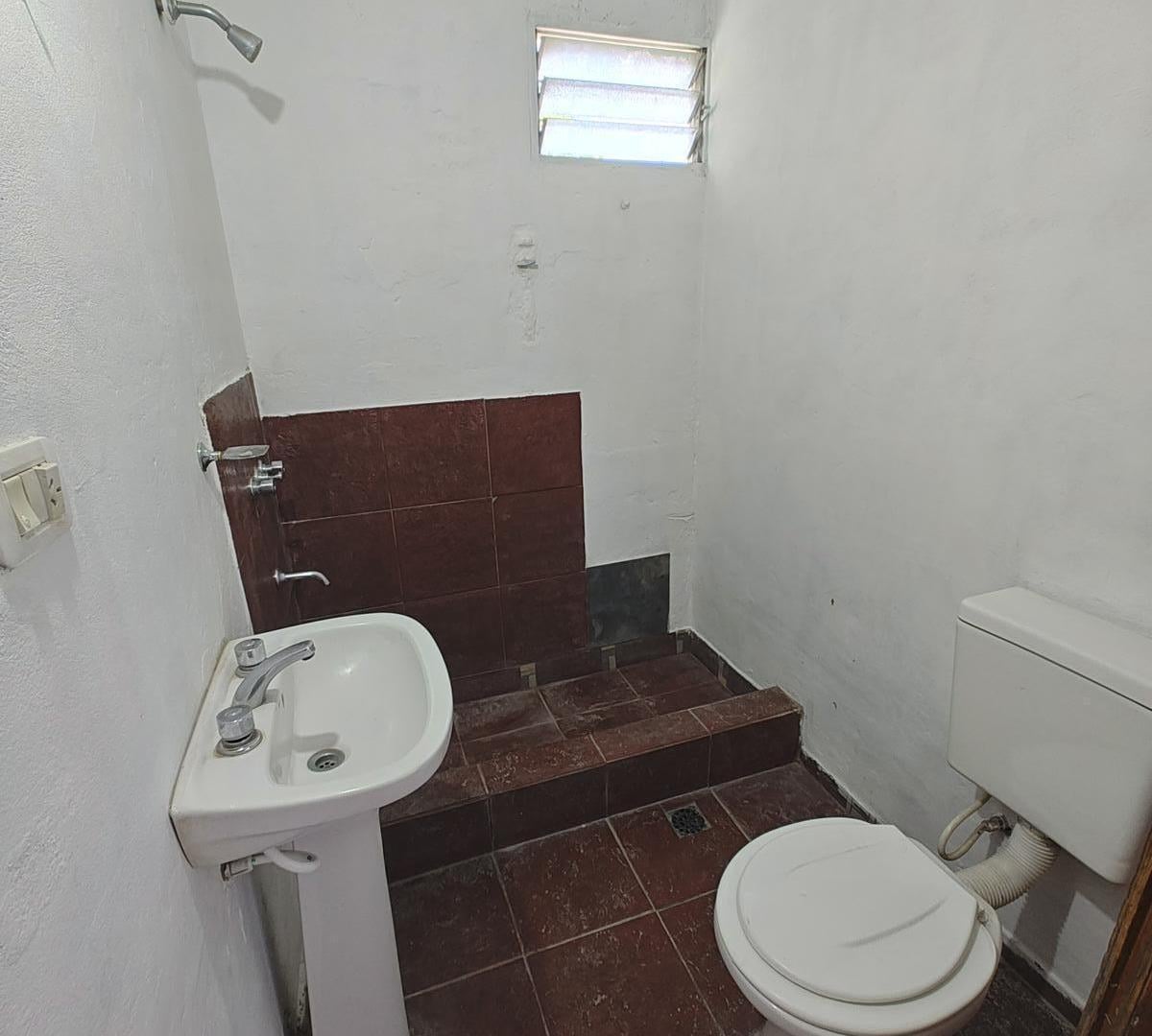 Foto de Departamento en Planta alta en alquiler en G. Catan, imagen 3