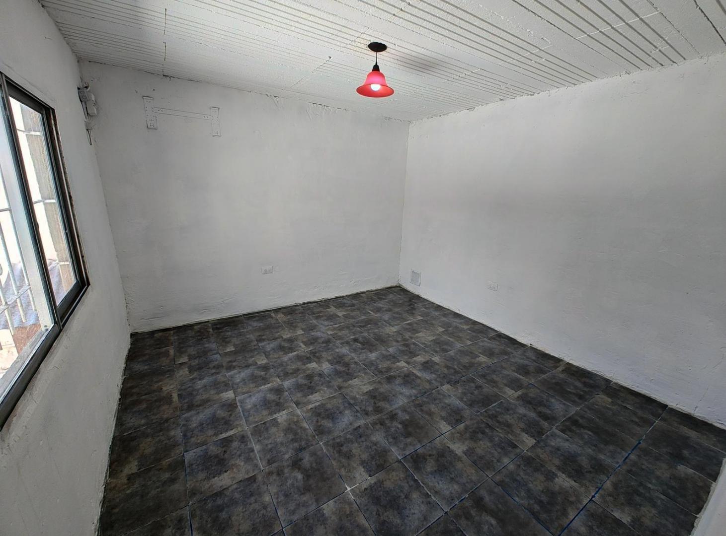 Foto de Departamento en Planta alta en alquiler en G. Catan, imagen 5