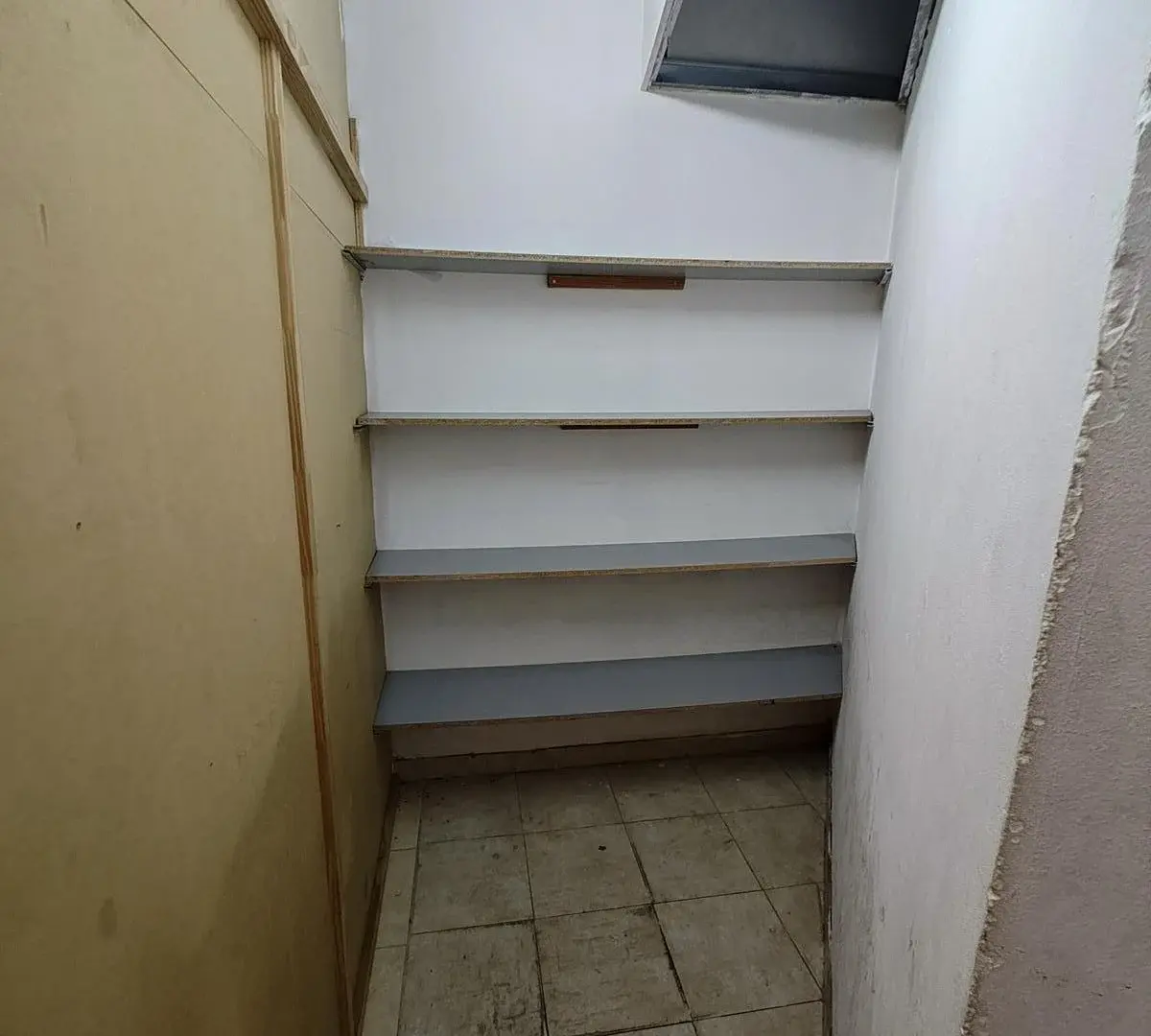 Excelente local comercial en pleno centro de Laferrere 3