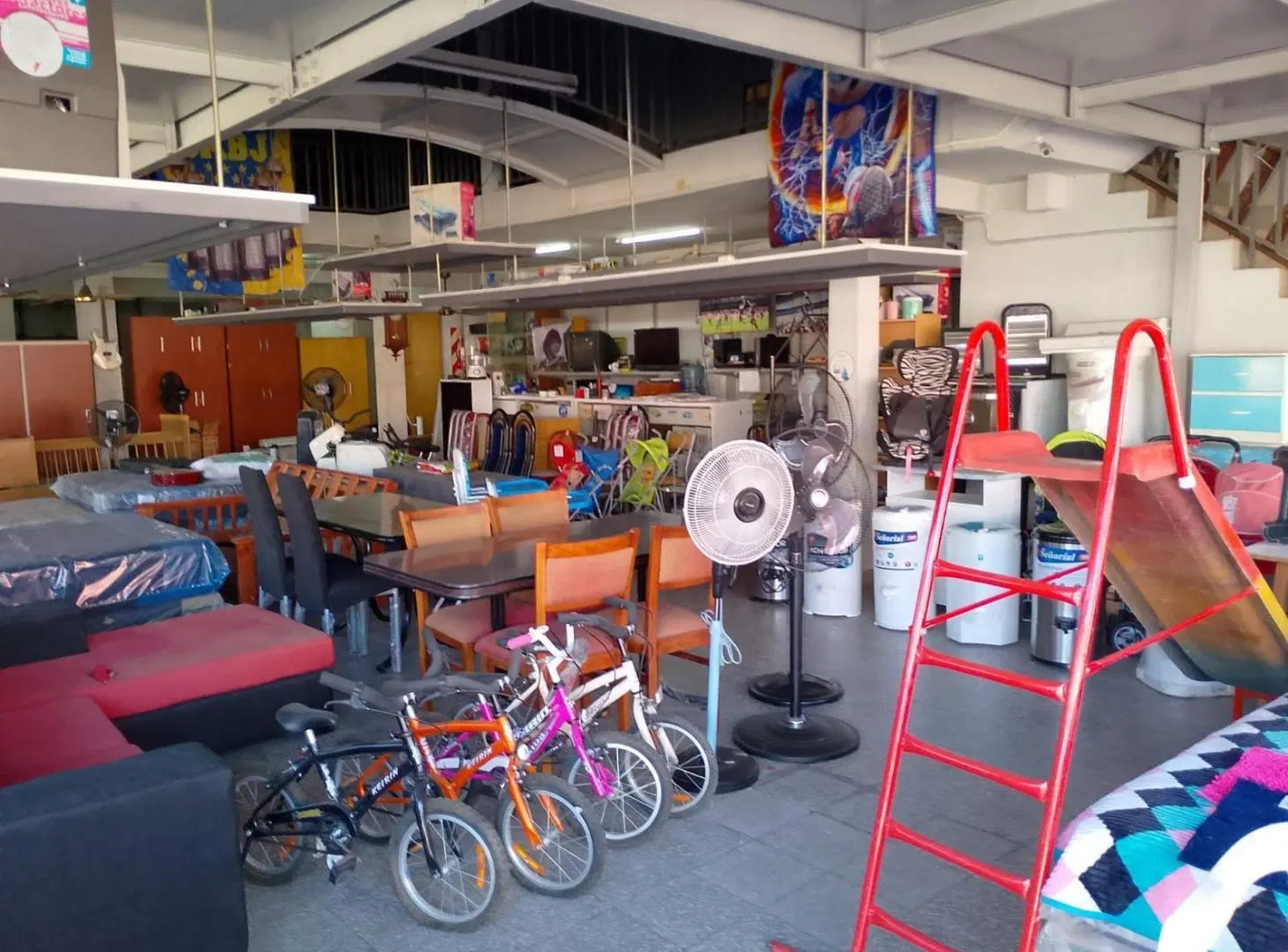 Excelente Local Comercial  en alquiler en G. Laferrere 5
