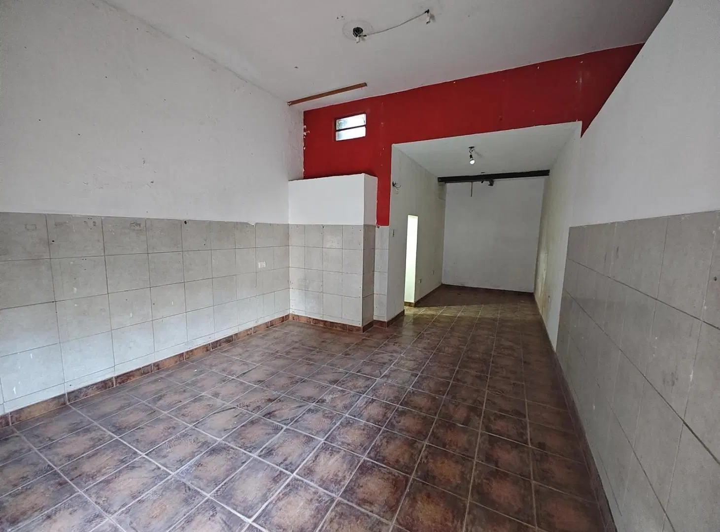 Local - Gregorio De Laferrere 3