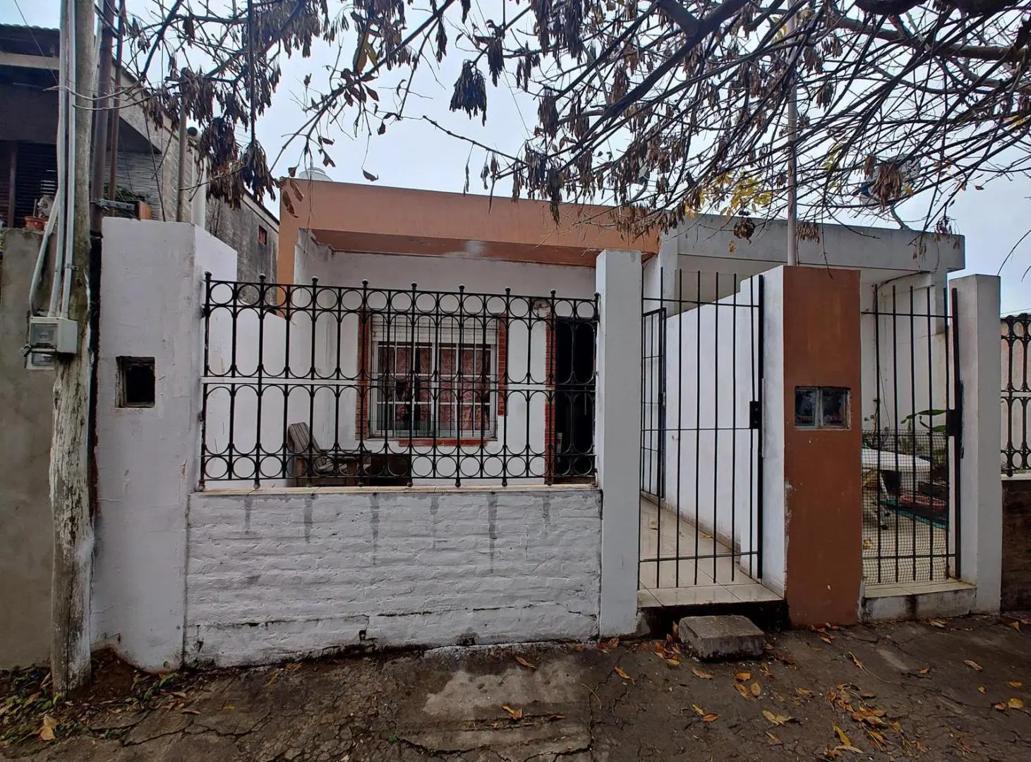 Casa y dos departamentos en venta en G. Catan 5