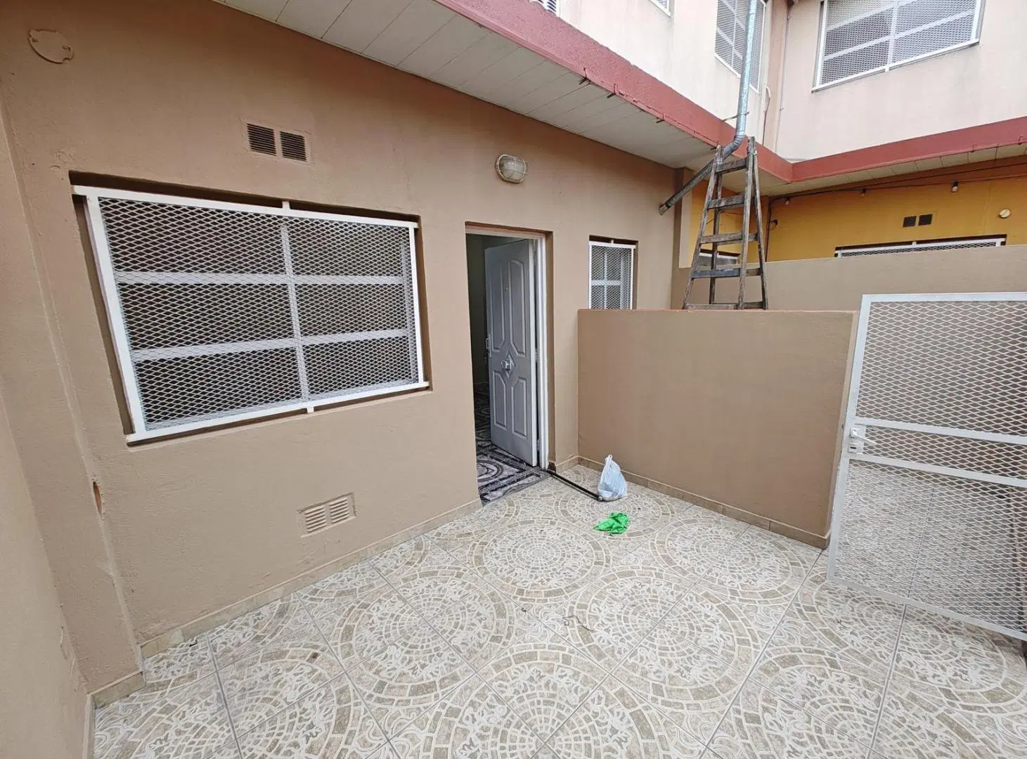 Excelente departamento en centro de Laferrere a 200 mts de Av. Luro 8