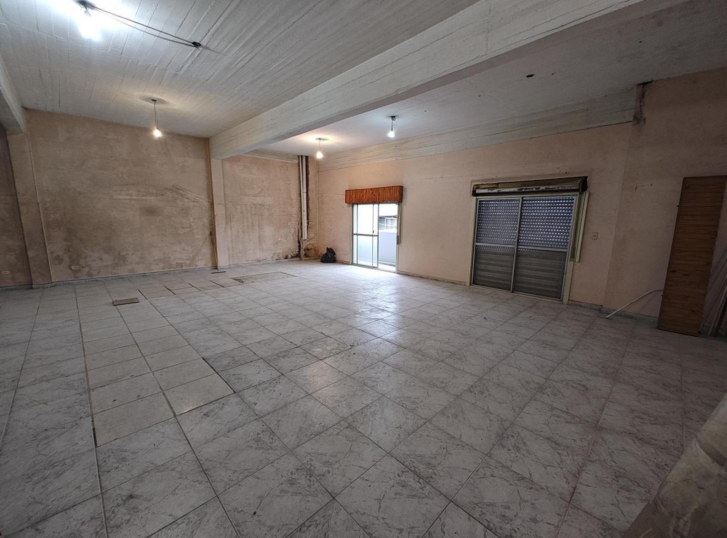 Foto de Salon en planta alta en alquiler en centro de G. de Laferrere, imagen 2