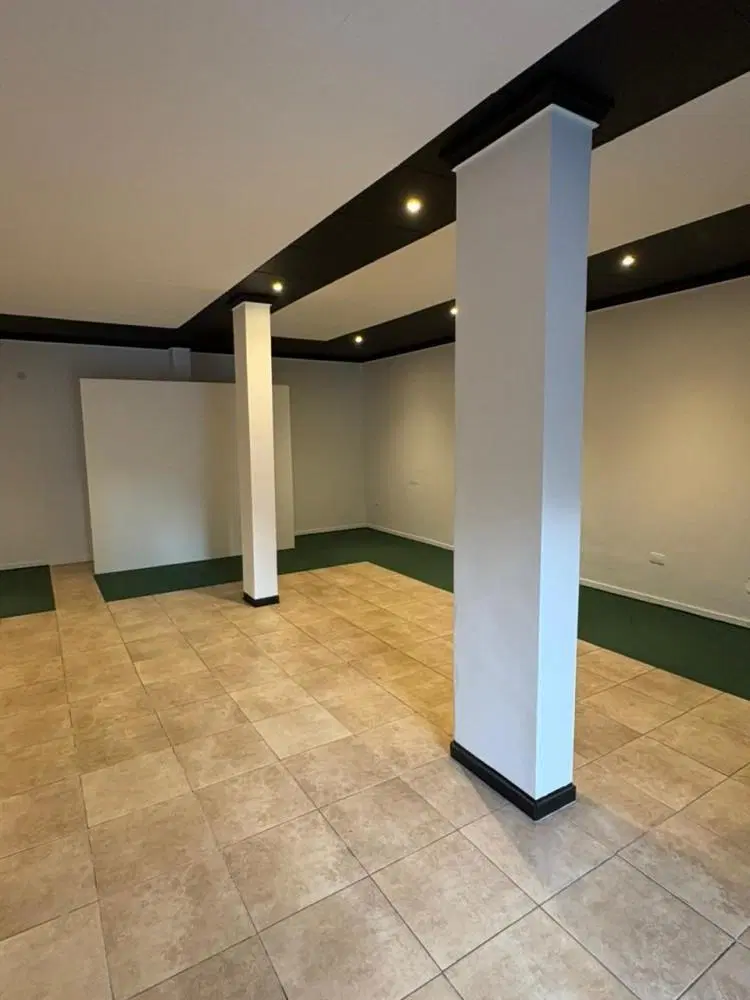 SE ALQUILA LOCAL COMERCIAL EN BARRIO JARDIN 3