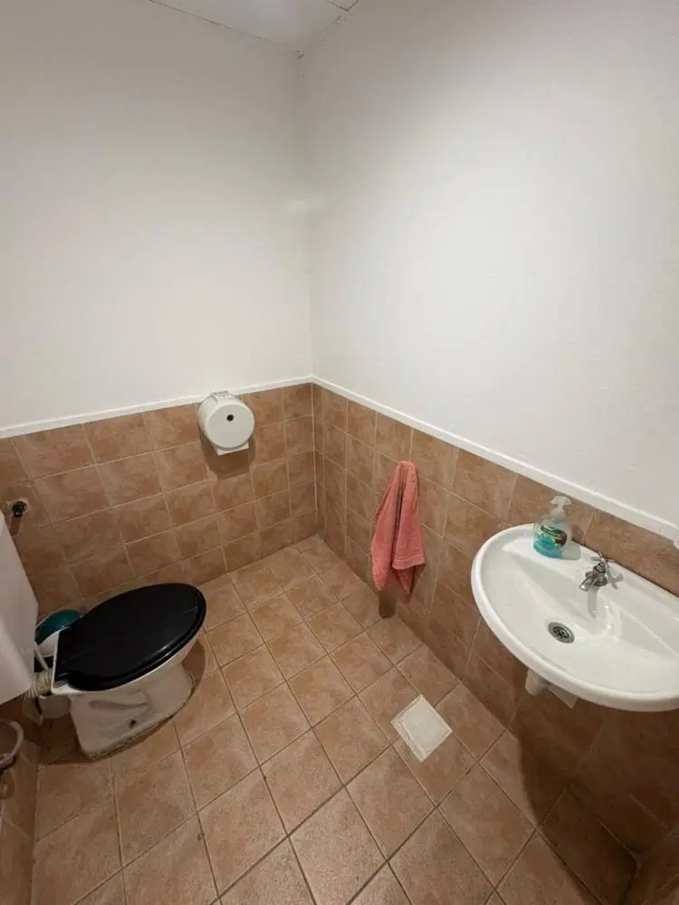 SE ALQUILA LOCAL COMERCIAL EN BARRIO JARDIN 2