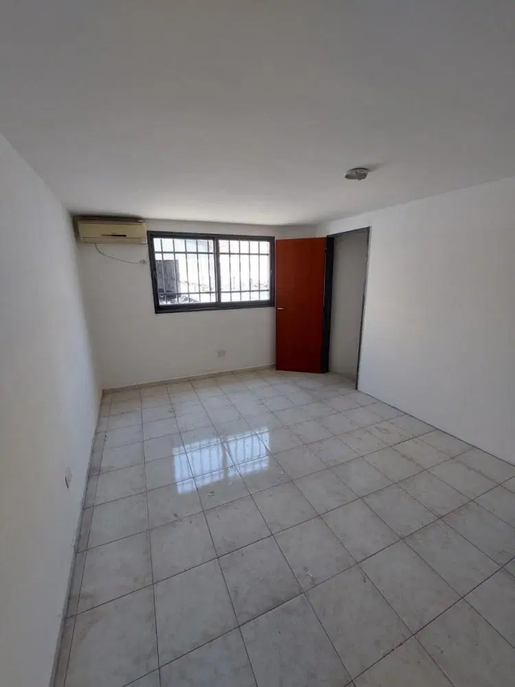SE ALQUILA LOCAL COMERCIAL EN CALLE SANTA ROSA 2