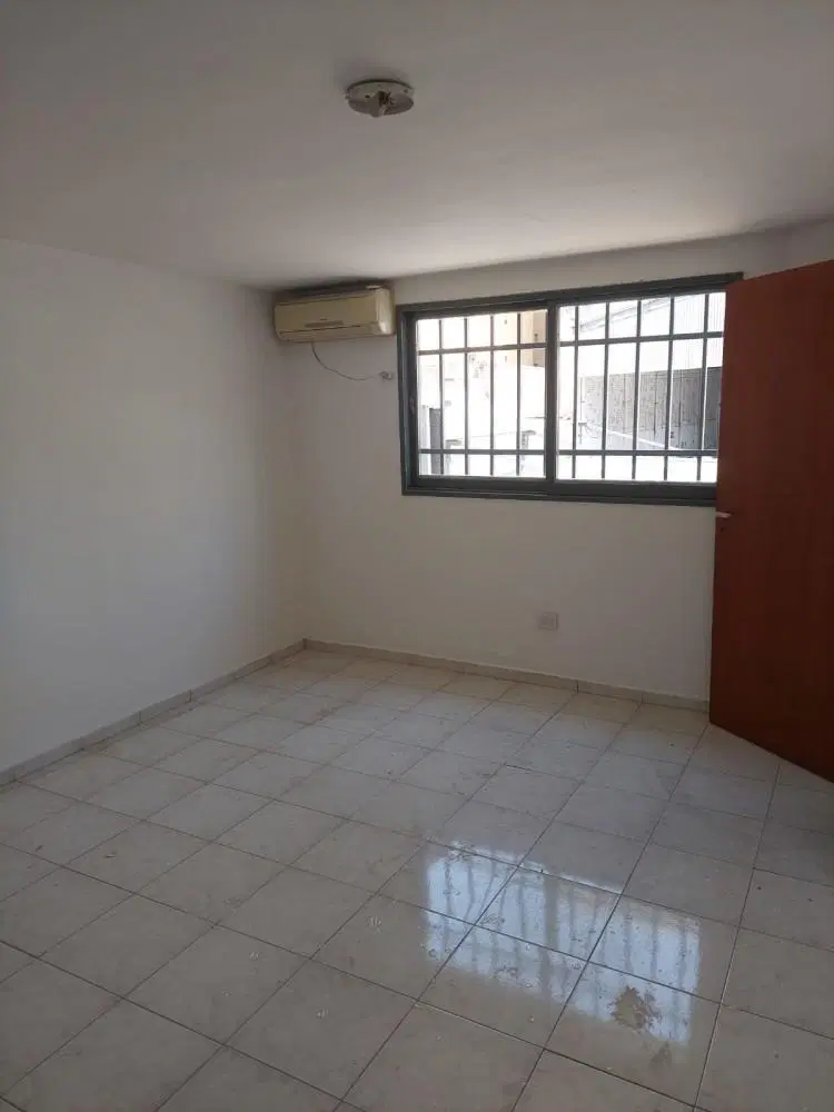 SE ALQUILA LOCAL COMERCIAL EN CALLE SANTA ROSA 3