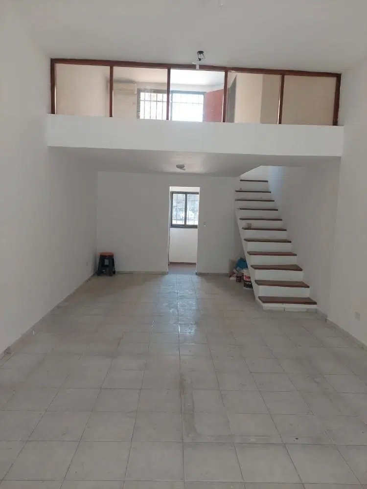SE ALQUILA LOCAL COMERCIAL EN CALLE SANTA ROSA 5
