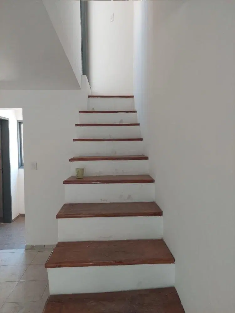 SE ALQUILA LOCAL COMERCIAL EN CALLE SANTA ROSA 4