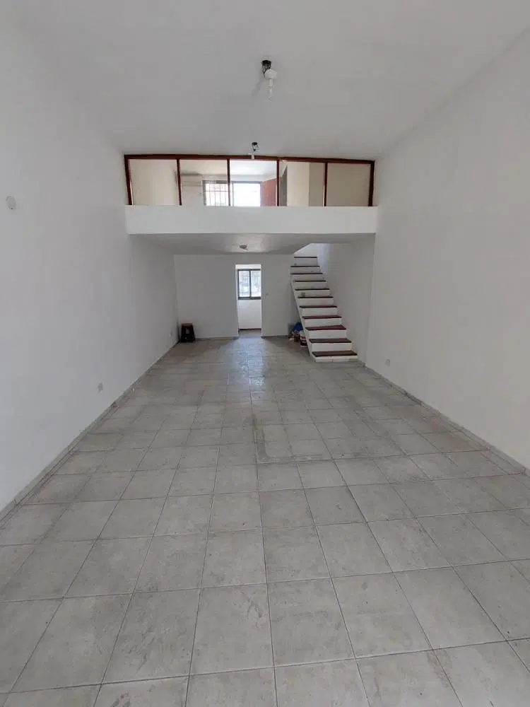 SE ALQUILA LOCAL COMERCIAL EN CALLE SANTA ROSA 1