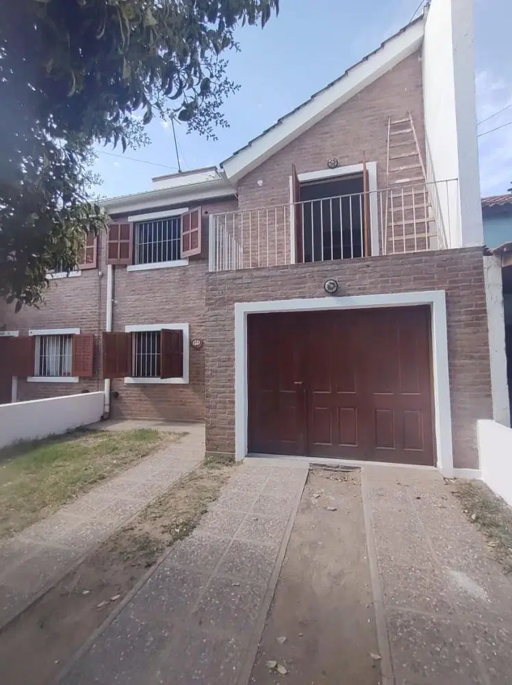 Moreno & Asociados ALQUILA duplex en barrio Nuevo Poeta Lugones.
Se encuentra u 4