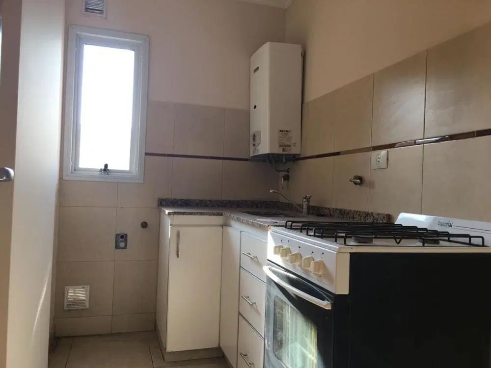 SE ALQUILA DEPARTAMENTO EN CALLE CHACO BARRIO ALBERDI 4