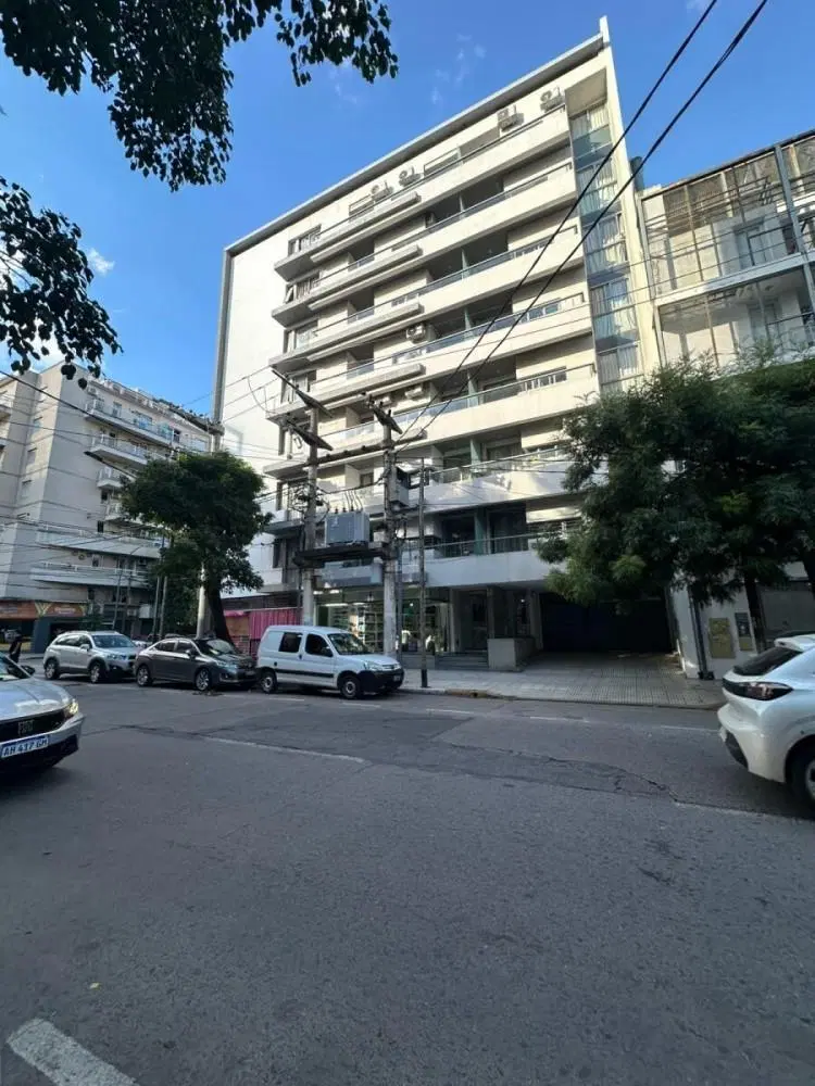 Moreno & Asociados ALQUILA departamento en barrio General Paz.
Se encuentra ubic 5